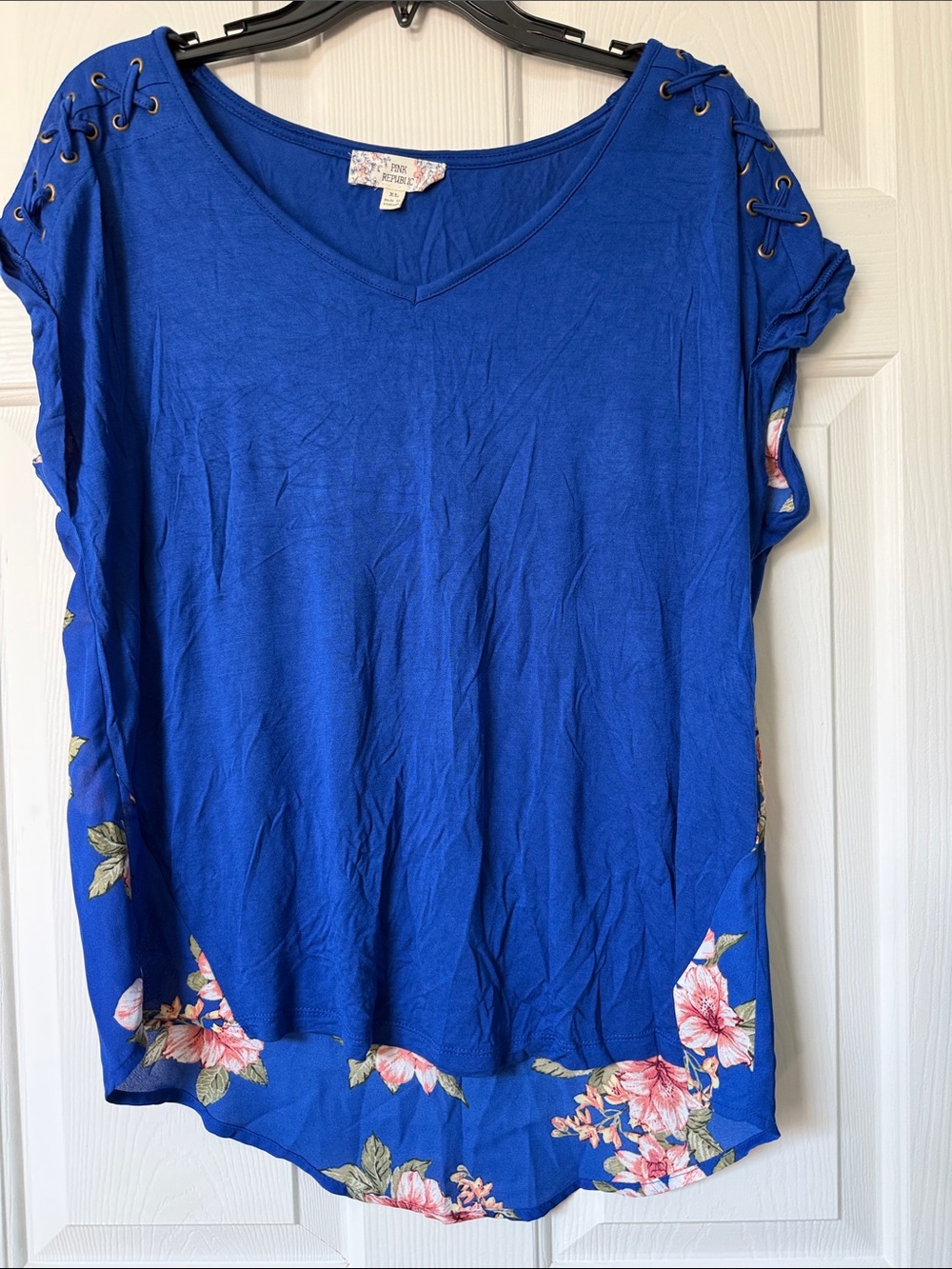 Pink Republic Royal Blue Floral Lace-Up Sleeve Top